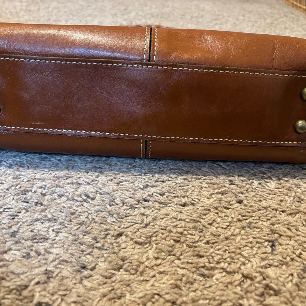 Women’s Leather Shoulder Bag in Cognac Brown - Picture 3 of 6